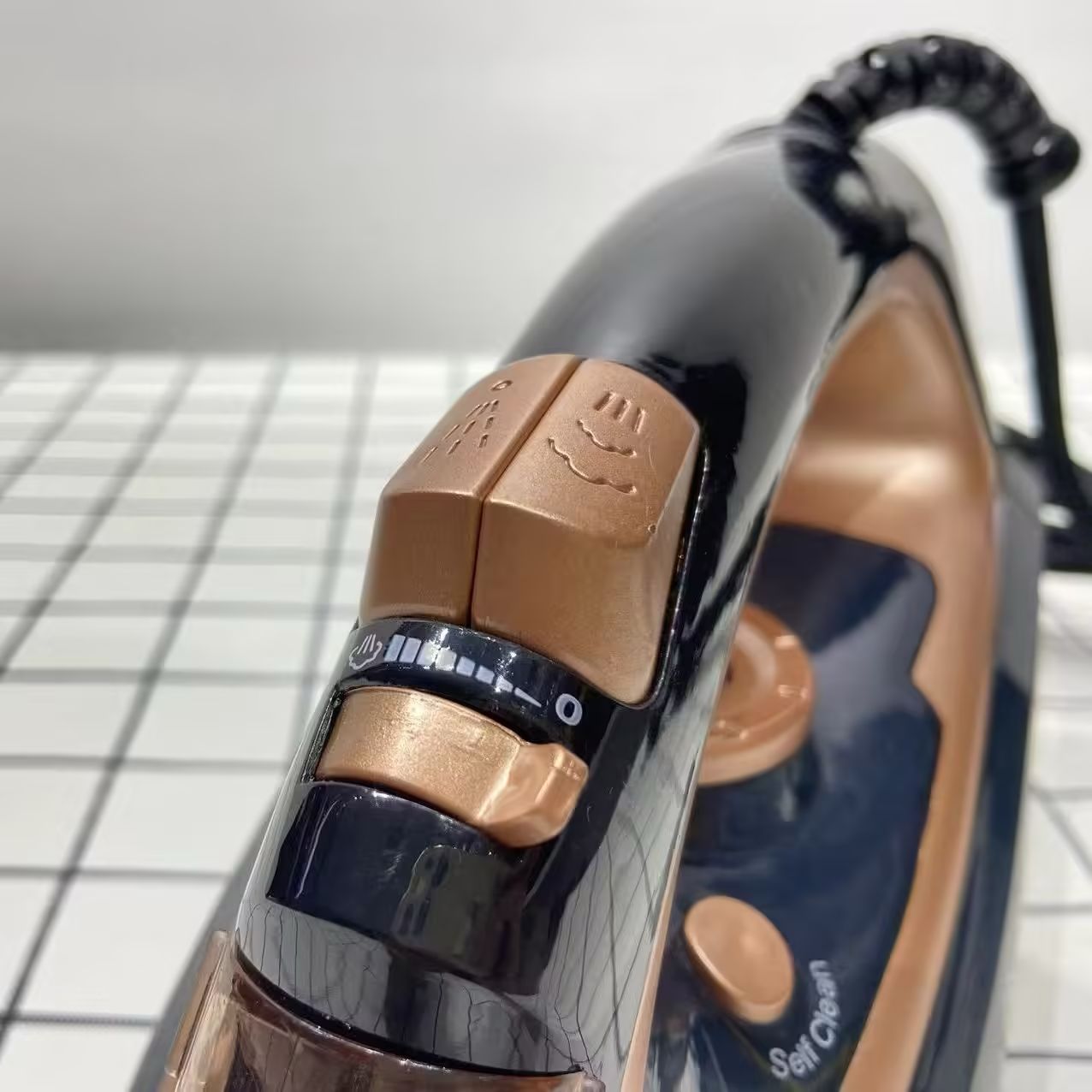Sonifer electric iron SF-9064